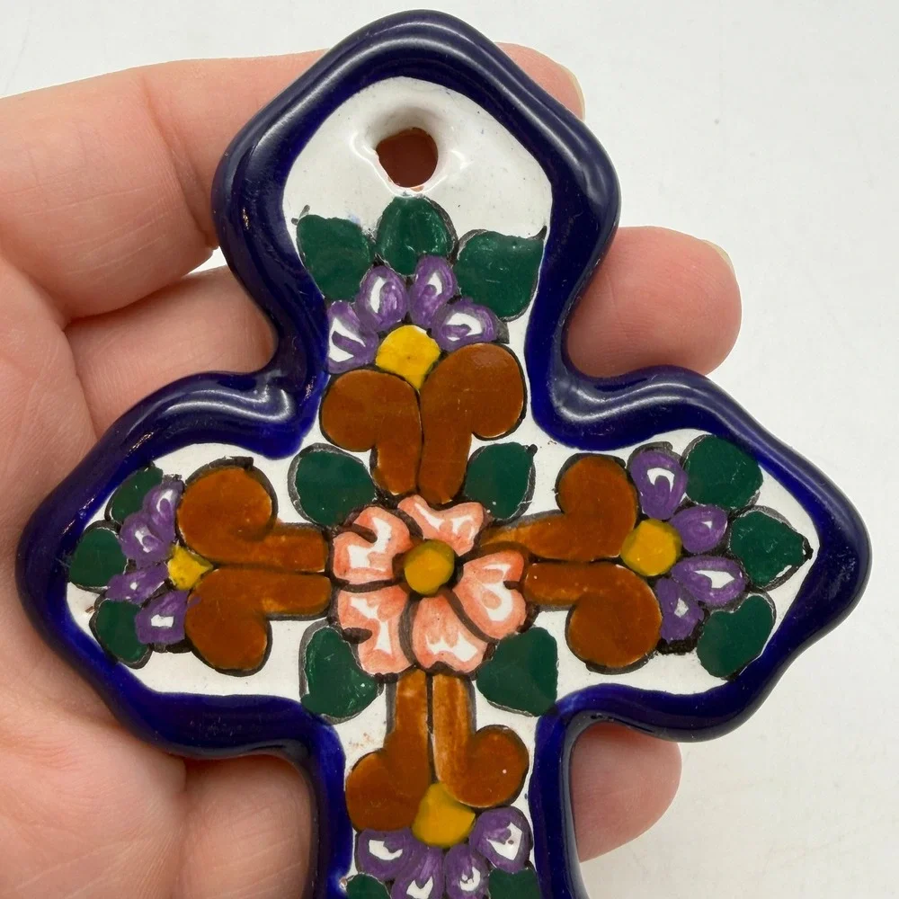Talavera Pottery Cross ornament Hand Painted Floral Ceramic Jamir Puebla Mexico